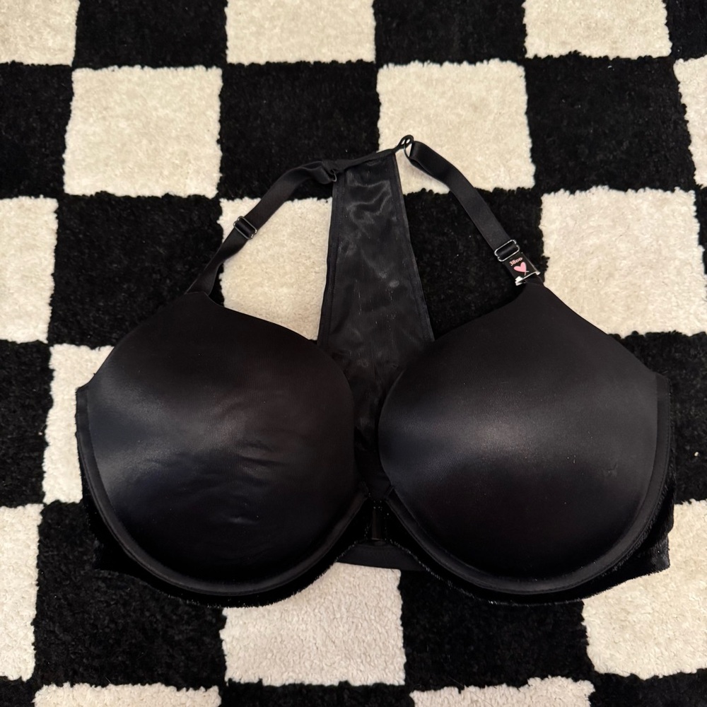 Victoria’s Secret Woman’s Black Furry Racer Back Push Up Bra Size 38DD New